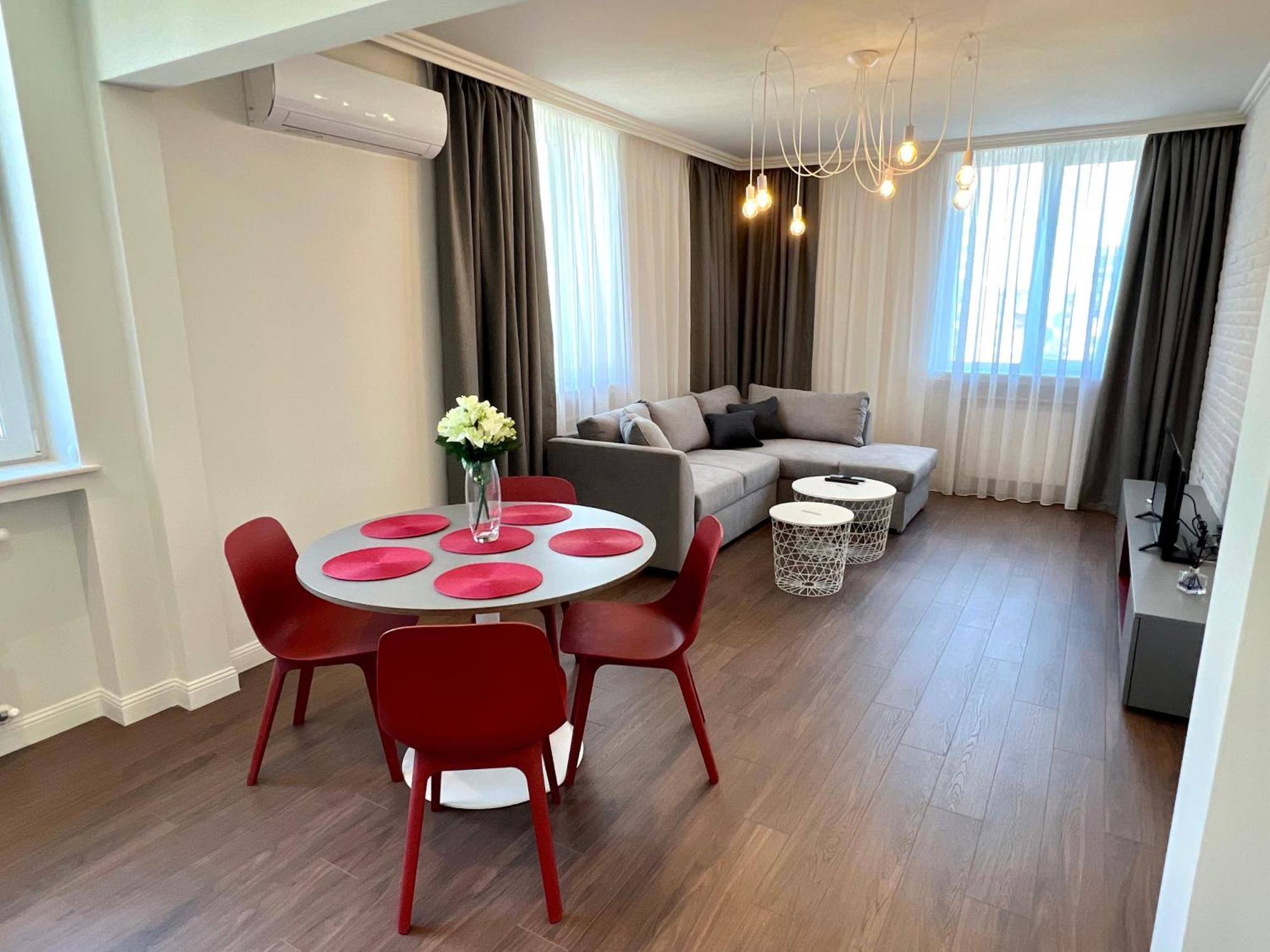 Апартамент Location ! Location ! Location ! Garden View София